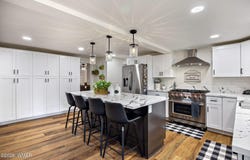 2224 Meadow Trail, Overgaard, AZ 85933