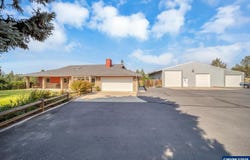 200 SE Crestview Ln, Madras, OR 97741