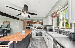 3320 County St, Somerset, MA 02726