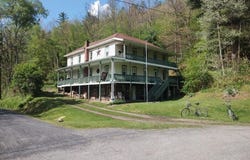 77 Blackwell Square, Morris, PA 16801