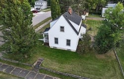 805 2nd Ave SW, Chisholm, MN 55719