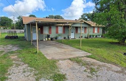 610 E Division Street, Edna, TX 77957