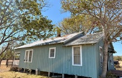 2944 State Highway 111, Yoakum, TX 77995