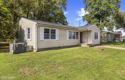 635 N Perkins Street, Nevada, MO 64772