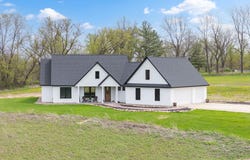 9016 County Road 3 NW, Oronoco, MN 55960