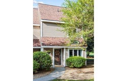 66 Pleasant St, Oxford, MA 01537