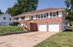 15706 E 44th Terrace S, Independence, MO 64055