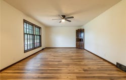 2109 N Leonard Road, St Joseph, MO 64506