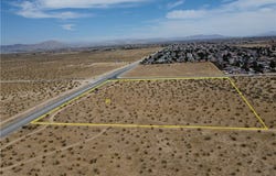 3 Mojave Dr, Adelanto, CA 92301