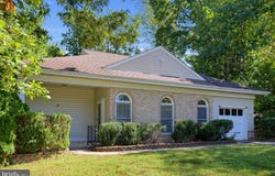 19105 WAYNE Drive, TRIANGLE, VA 22172