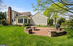 4 HARDLEY Drive, CRANBURY, NJ 08512