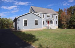 31 Elliot Lane, Bowdoinham, ME 04008