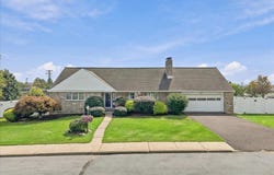 808 JEFFERSON Street, WHITEHALL, PA 18052