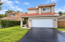 10024 NW 4th St, Plantation, FL 33324