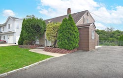 69 Slate Lane, Levittown, NY 11756
