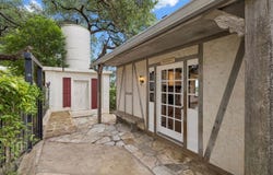 48 Holiday Rd, Comfort, TX 78013