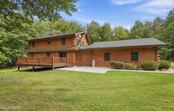 47 Fermoy Lane, Waymart, PA 18472