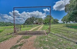 1552 Holub Road, Schulenburg, TX 78956