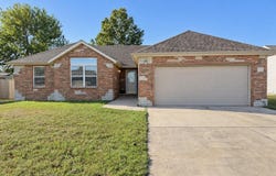 4590 W University Street, Springfield, MO 65802