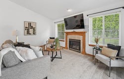 4490 W TRASINO Way, APPLETON, WI 54913