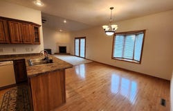908 Hillcrest Grand Ave, Yankton, SD 57078