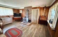 19 Coolidge Road, Wayne, ME 04284