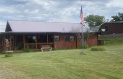 21308 E 989 Road, Foss, OK 73647