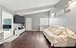 11863 Phillippi Avenue, Pacoima, CA 91331
