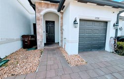 10918 W 33rd Way, Hialeah, FL 33018