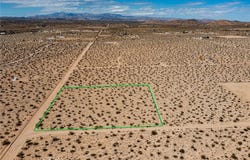 Sunny Sands, Joshua Tree, CA 92252