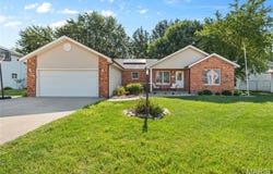 719 Stonecreek Drive, Staunton, IL 62088