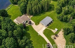9045 N.3 Lane, Gladstone, MI 49829-0000