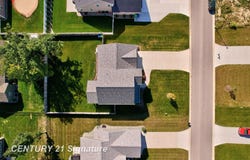 8660 Foxtail Trail, Freeland, MI 48623