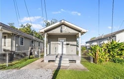1237 CASA CALVO Street, New Orleans, LA 70114