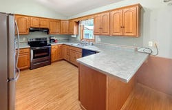 421 12th Avenue NE, Hampton, IA 50441
