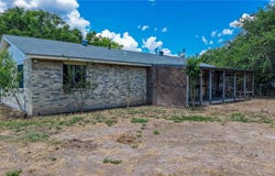 1604 Cadillac, Three Rivers, TX 78071