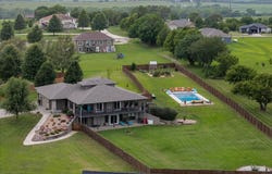 9826 Greenview DR, Meriden, KS 66512