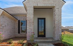 136 Lakes Edge Drive, Broussard, LA 70518