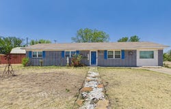 1000 TRIANGLE Drive, Sunray, TX 79086-1602
