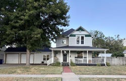 115 S 2nd St, Lindsborg, KS 67456
