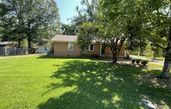 417 Walmark Dr, Ripley, MS 38663