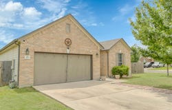 460 Waterleaf Blvd, Kyle, TX 78640