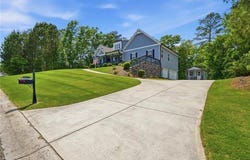 423 Spring Lake Hills, White, GA 30184