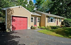 5 Cyr Drive, Hooksett, NH 03106