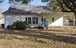 713 Gulf, Lamar, MO 64759