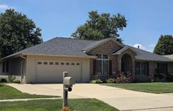 133 Manor Hill Drive, Chatham, IL 62629