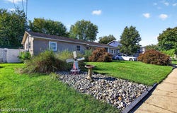 8 Steven Place, Jackson, NJ 08527