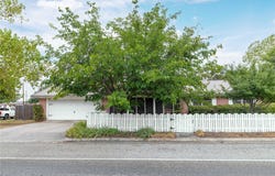 900 E Fitzgerald Street, Bangs, TX 76823