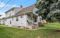 2567 S 60th St, West Allis, WI 53219