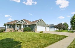 115 Ridge Drive, Fairfax, IA 52228